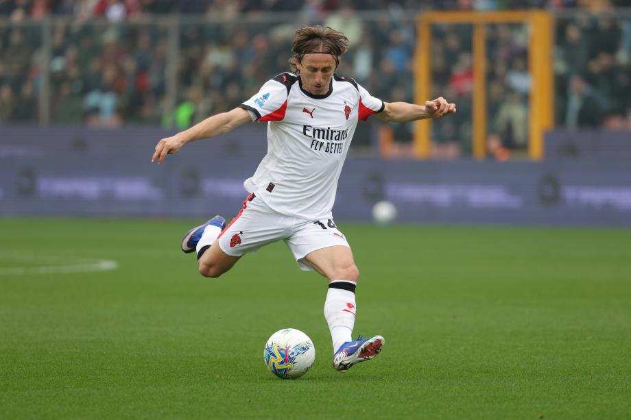 意甲-莱奥破门 AC米兰2-0克雷莫纳取得近3轮首胜