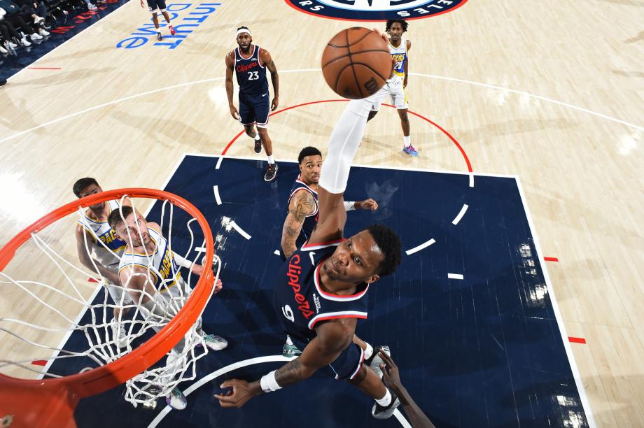 NBA-莱昂纳德三节29+8 快船主场大胜步行者