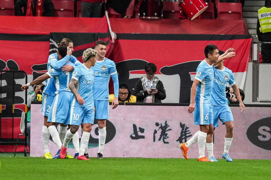 钟义浩进球迈达纳破门 河南队战胜上海海港