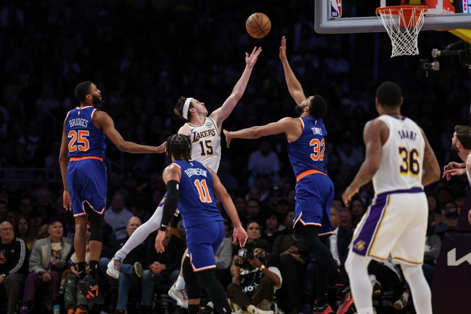 东契奇35分唐斯25+16 湖人主场击败尼克斯