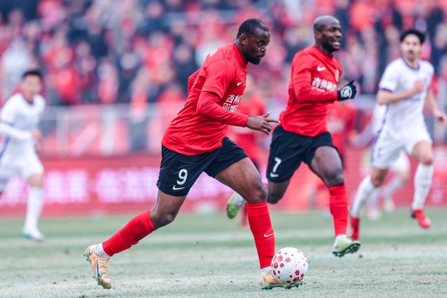 主场三球完胜天津津门虎 辽宁铁人赛季首胜