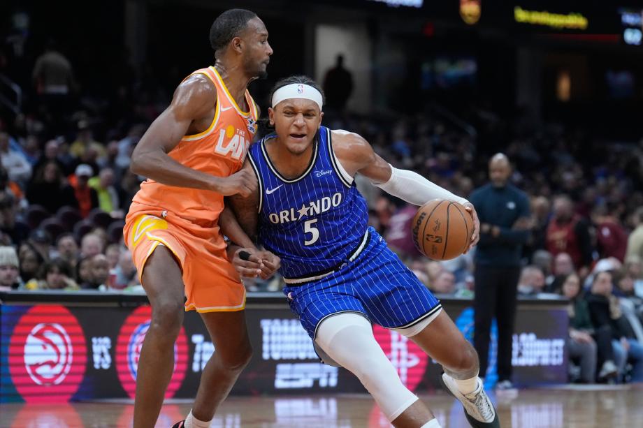 米切尔42分班凯罗36+6 骑士力克魔术4连胜