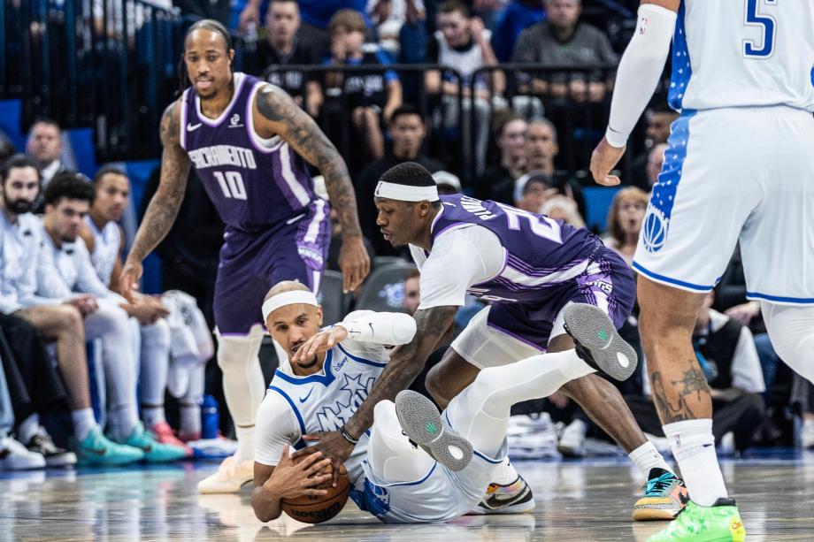 班凯罗30+9+7德罗赞31+11 魔术主场力克国王