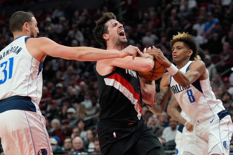 巴格利26+9弗拉格24分 独行侠100-93开拓者