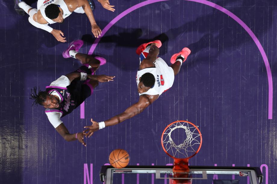 哈里斯18分迪温琴佐22分 活塞客场大胜森林狼