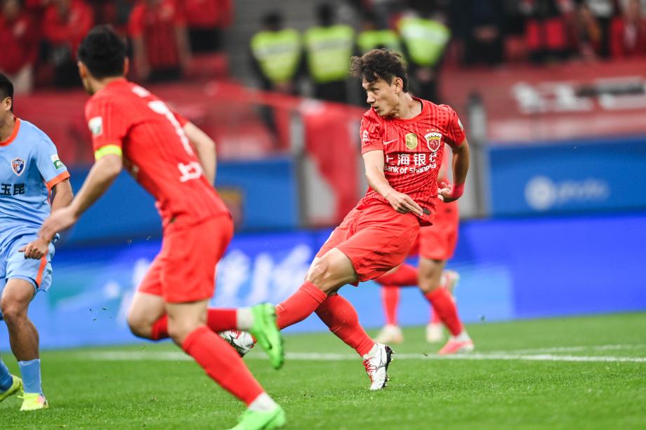 莱昂纳多王燊超进球 上海海港战胜云南玉昆