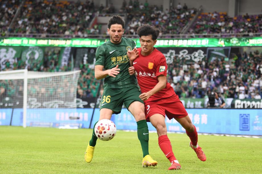 中超-王钰栋失单刀杜月徵制胜球 铜梁龙1-0浙江