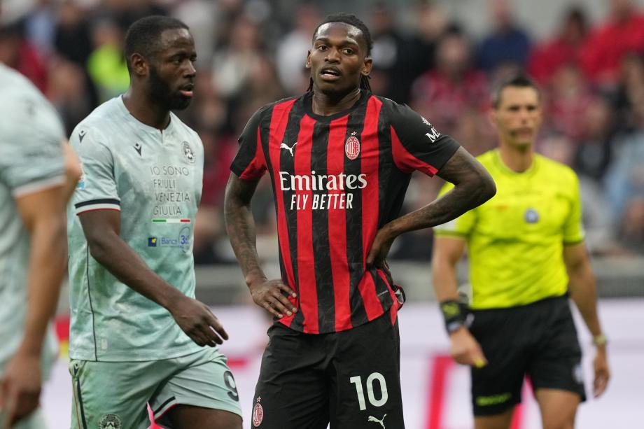 米兰0-3不敌乌迪内斯 联赛两连败近4轮3负