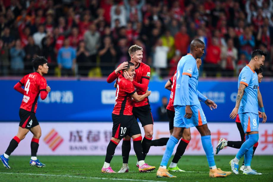 中超-费利佩替补建功 成都蓉城2-1逆转云南玉昆