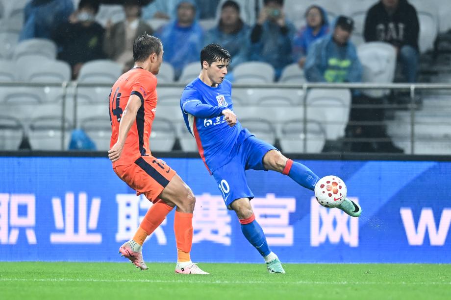 中超：盖伊特谢拉破门 上海申花2-0青岛海牛四连胜