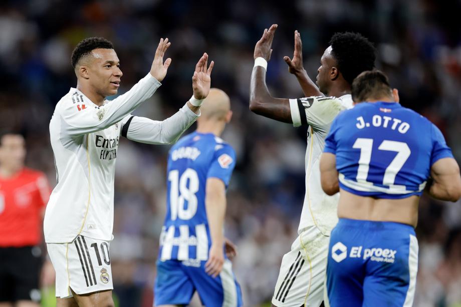 维尼修斯世界波姆巴佩破门 皇马2-1阿拉维斯