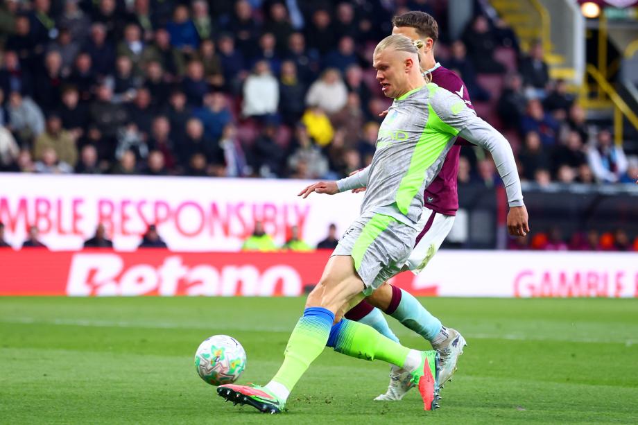 英超-曼城1-0送伯恩利降级 蓝月亮反超枪手登顶