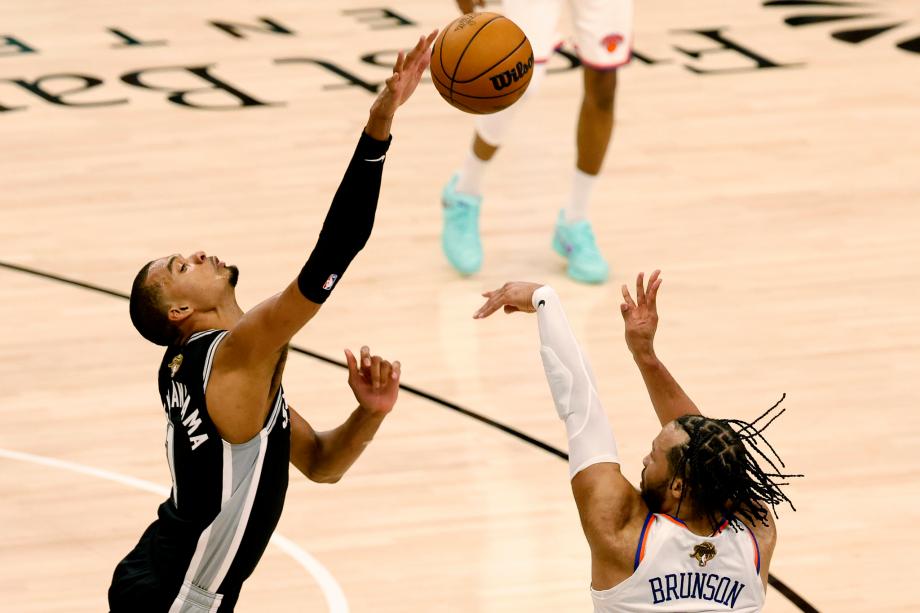 NBA总决赛：尼克斯客胜马刺开门红 总比分1-0领先