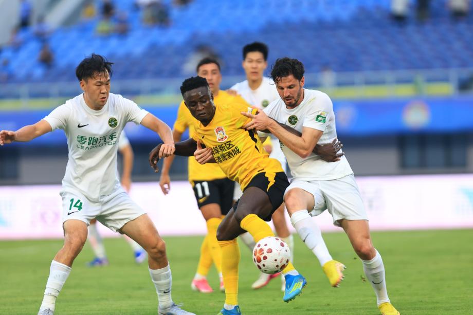 中超-彭欣力传射内尔松双响 西海岸3-1逆转浙江