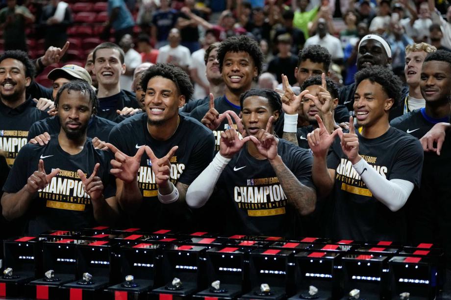 [图]勇士逆转灰熊NBA夏联夺冠 伦德伯格荣膺MVP