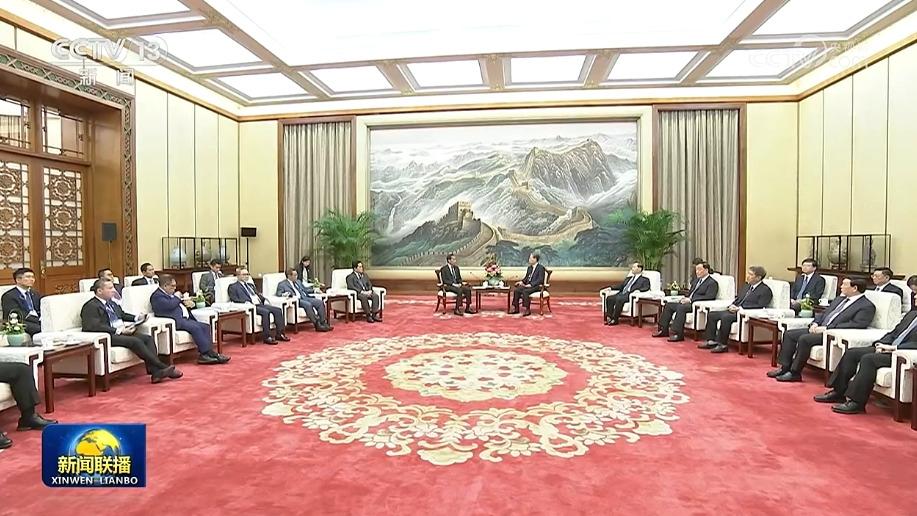 赵乐际会见印度尼西亚总统