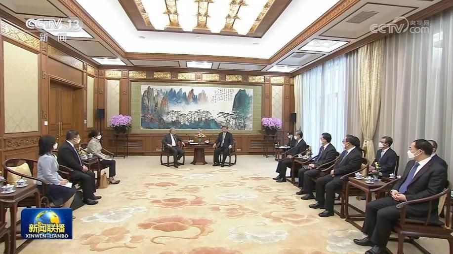 习近平会见美国比尔及梅琳达·盖茨基金会联席主席