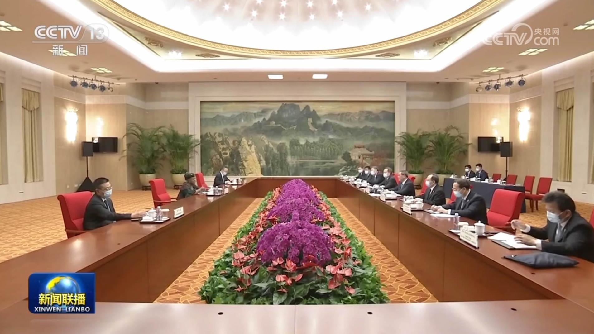 李强会见世界贸易组织总干事