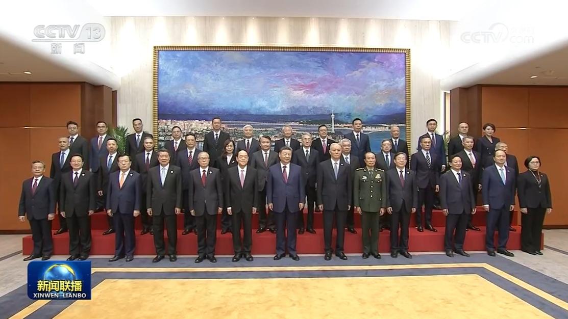 习近平会见澳门特别行政区行政、立法、司法机构负责人