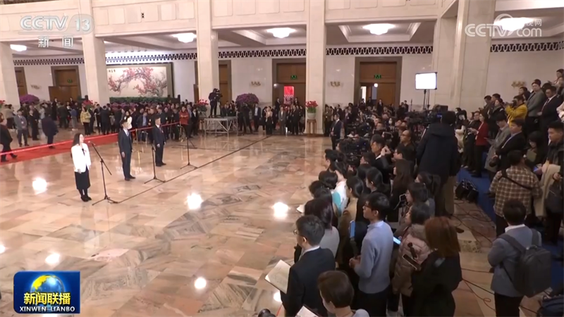 全国政协十四届二次会议首场“委员通道”开启