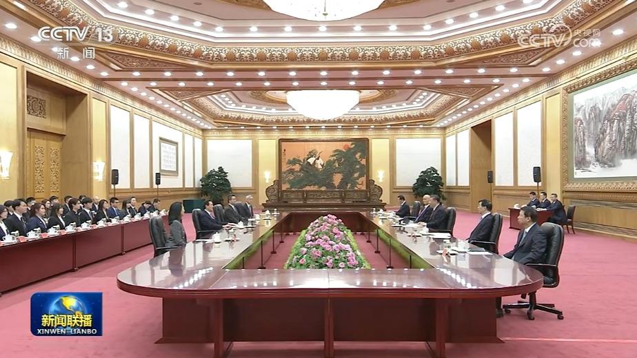 习近平会见马英九一行