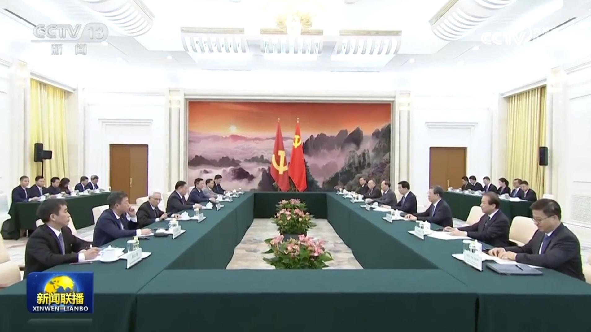 王沪宁会见越南共产党代表团