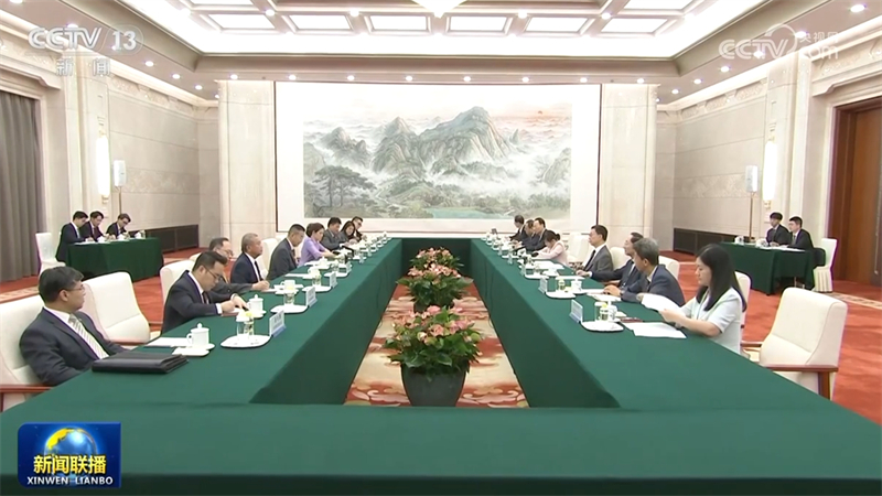 韩正会见泰国外长