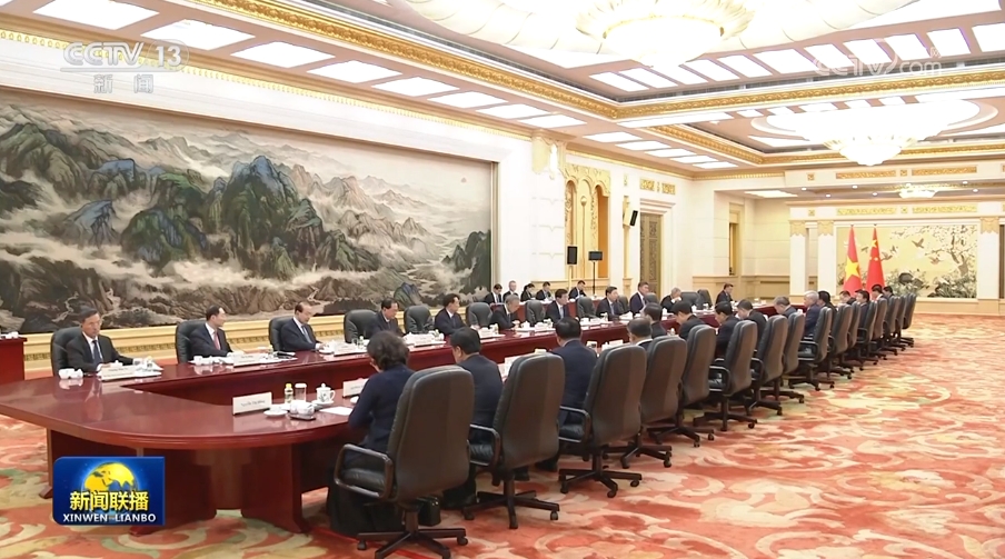 王沪宁会见越共中央总书记、国家主席