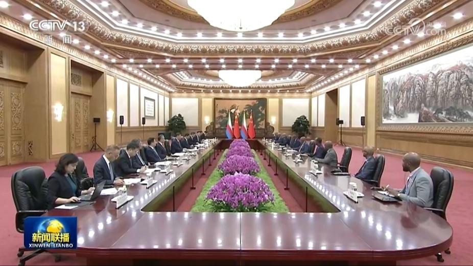 习近平会见科摩罗总统