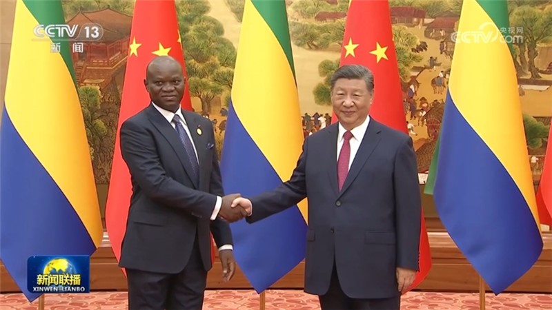 习近平会见加蓬总统