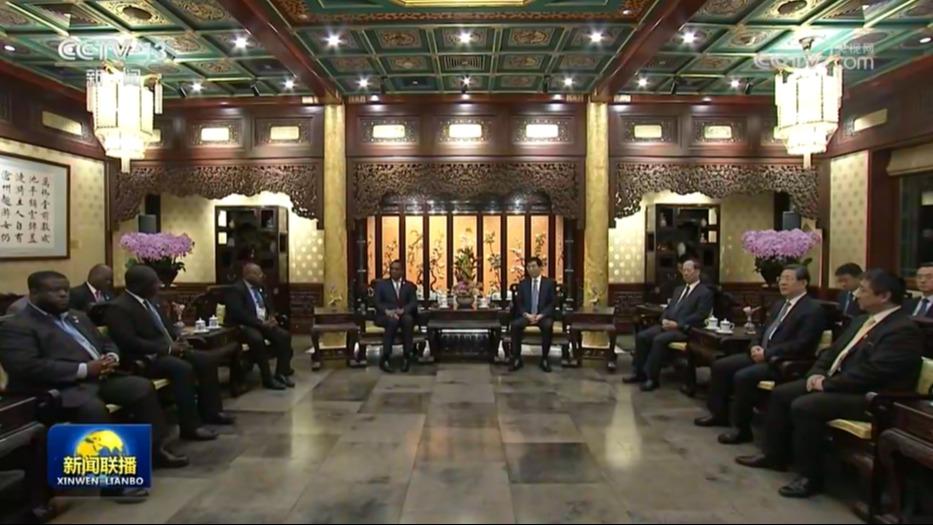 王沪宁会见赞比亚总统