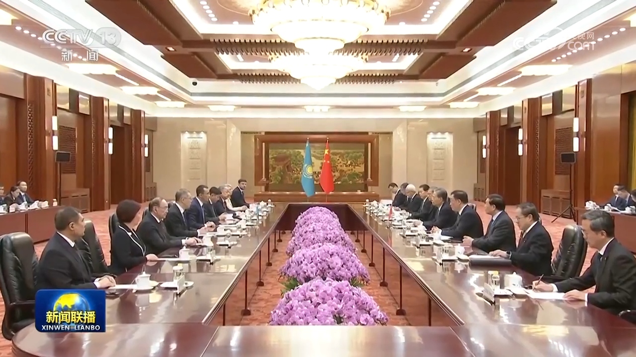 赵乐际会见哈萨克斯坦议会上院议长