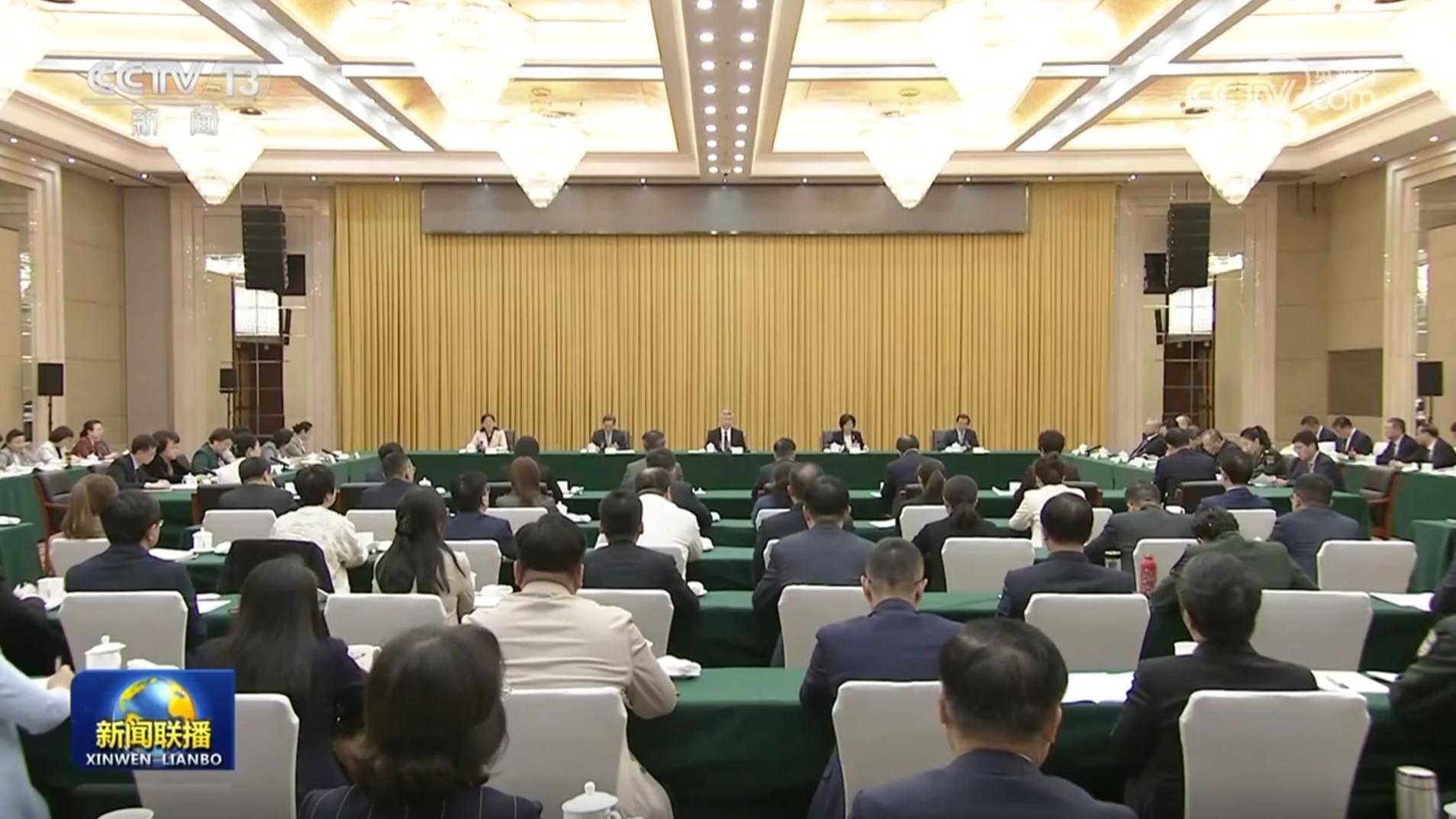 李希与共青团和青联、总工会、妇联界政协委员共商国是