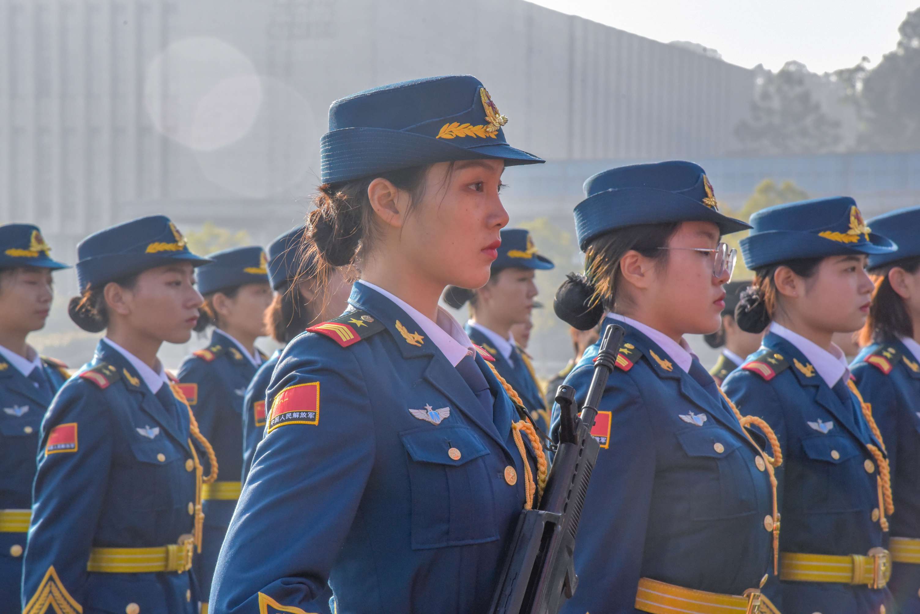 献身仪仗为国争光军地联动共显风采直击国防科技大学仪仗标兵大赛