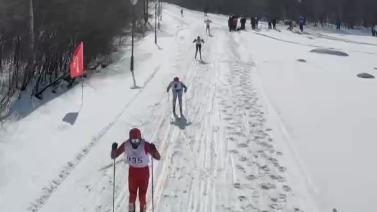 [冰雪]越野滑雪马拉松赛在哈尔滨开赛