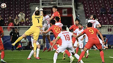 [亚洲杯]朱辰杰头球破门 VAR判定越位进球无效