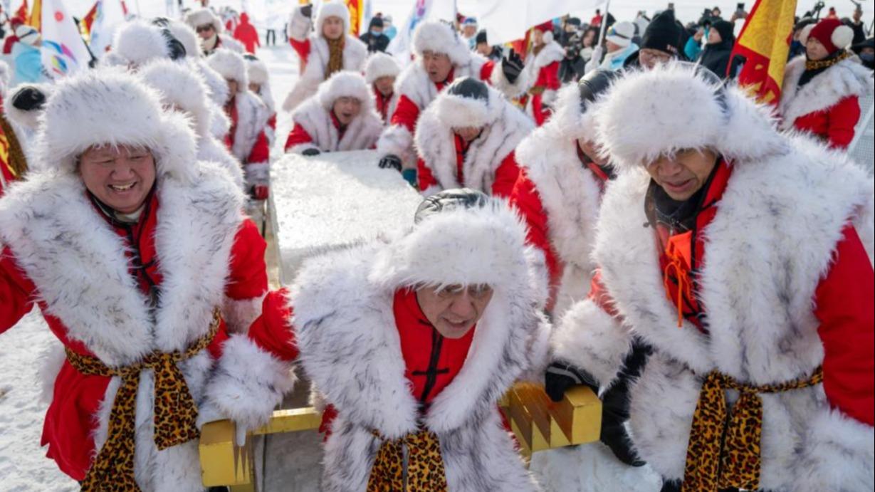 5th ice collecting festival kicks off in Harbin, NE China