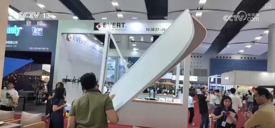 顺昌妇联急筹13.2万瓶矿泉水驰援灾区