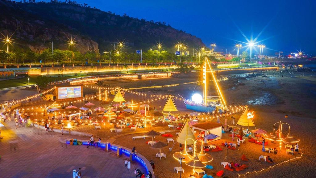 Lianyungang sparks summer nightlife to boost 'night economy'