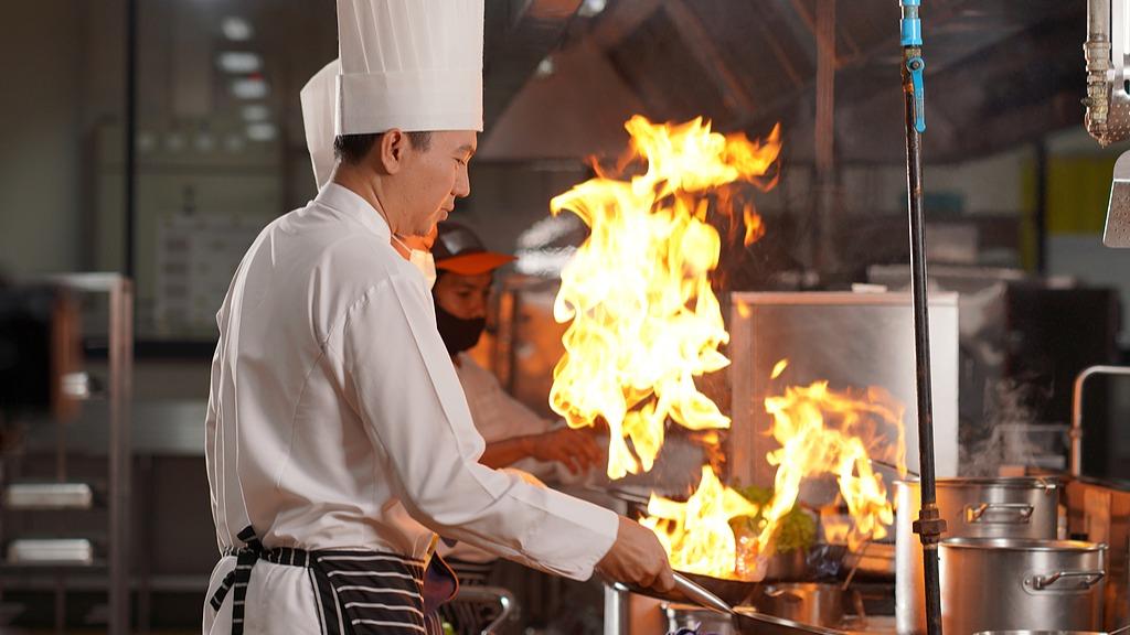 探访“互联网+明厨亮灶”：让后厨卫生清晰