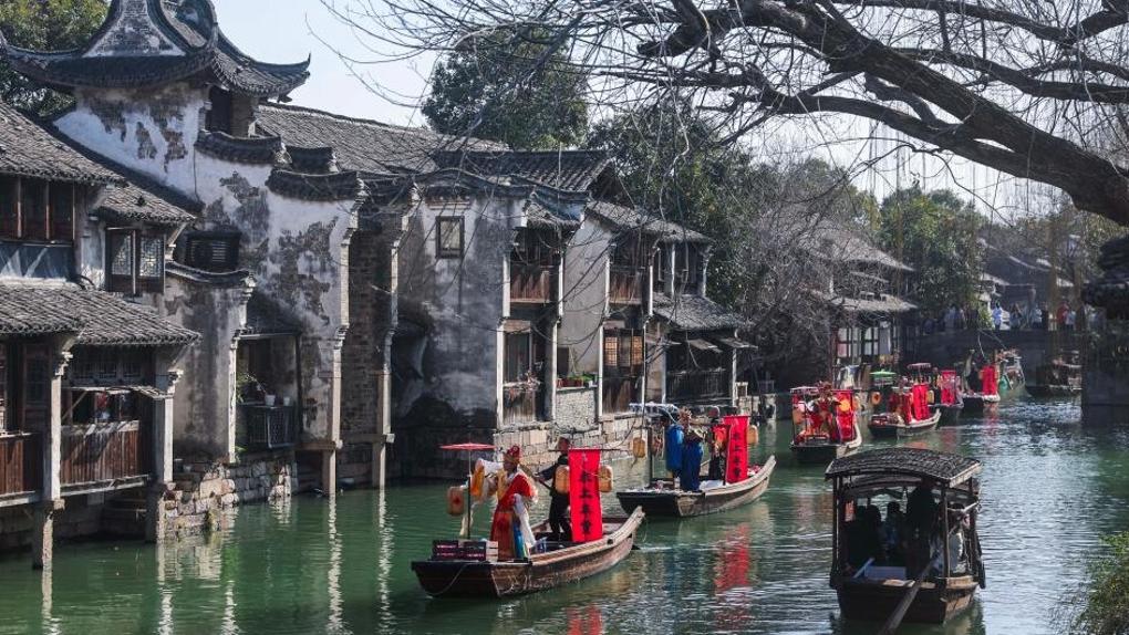 Ancient water town of Wuzhen launches activities during Spring Festival