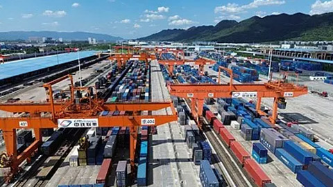 前4个月国家铁路发送货物13.1亿吨