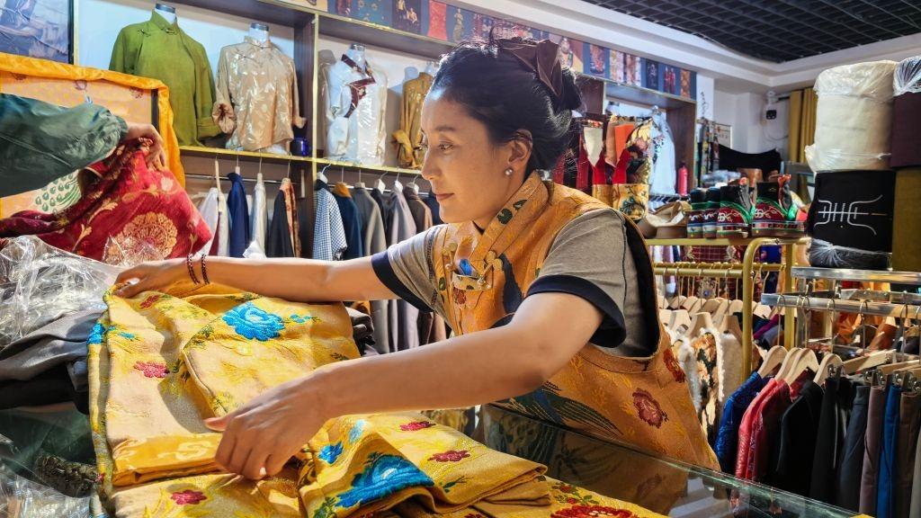 美丽中国行·探访三江源丨青海玉树：“小店