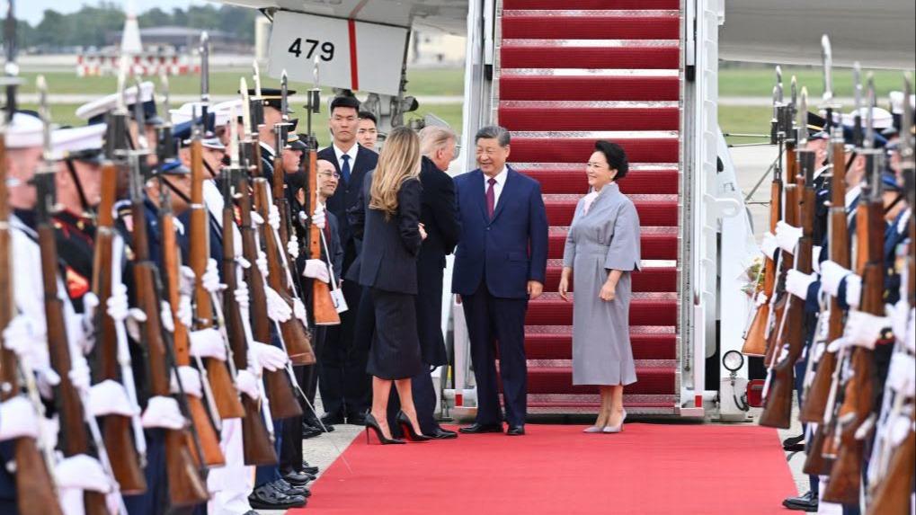 Xi lands in U.S. for state visit, greeted by Trump at airport