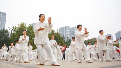截至2025年底 我国户外运动参与人数超5亿