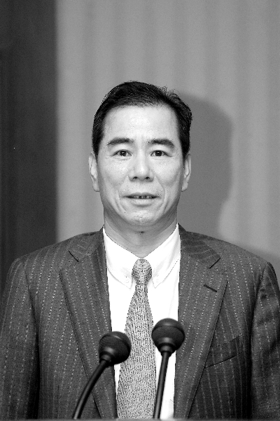 王炎平大力支持非公有制经济发展