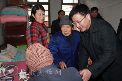 全椒县委副书记县长到古河镇访贫问苦送温暖