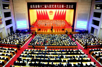 1月25日上午,浙江省十二届人大一次会议在浙江省人民大会堂开幕