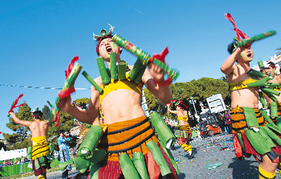 仡佬族舞蹈亮相尼斯狂欢节