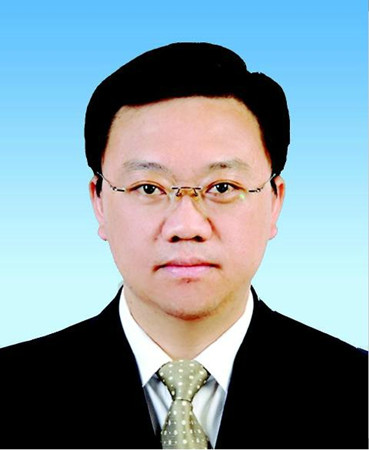 中共榆林市委研究决定,尉俊东同志担任中共神木县委委员,常委,书记